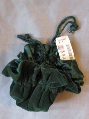 Velvet and Satin corded emerald green jewelry pocket holder new with tags